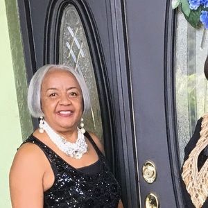 Meet your Posher, Ernestine